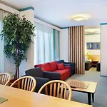 Club Hotel