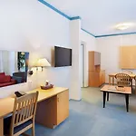 Club Hotel