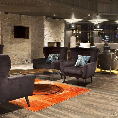 Club Hotel