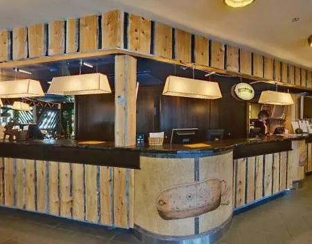 Club Hotel