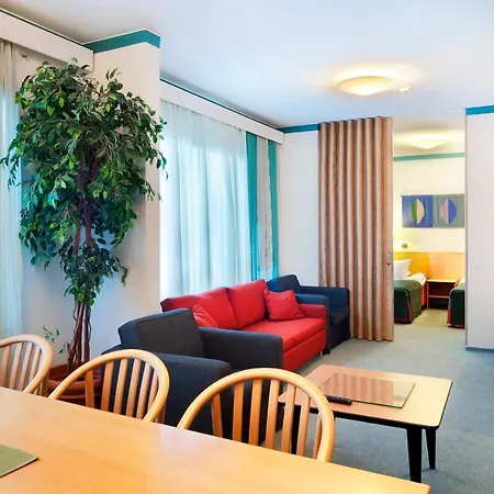 Club Hotel 4*